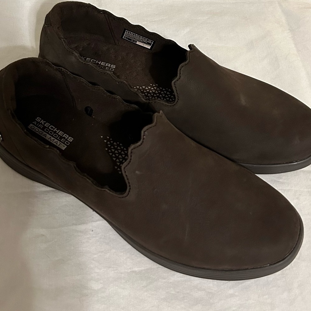 Skechers On-The-Go Dreamy Elegant Loafers - Brown Nubuck/8.5/NWOT